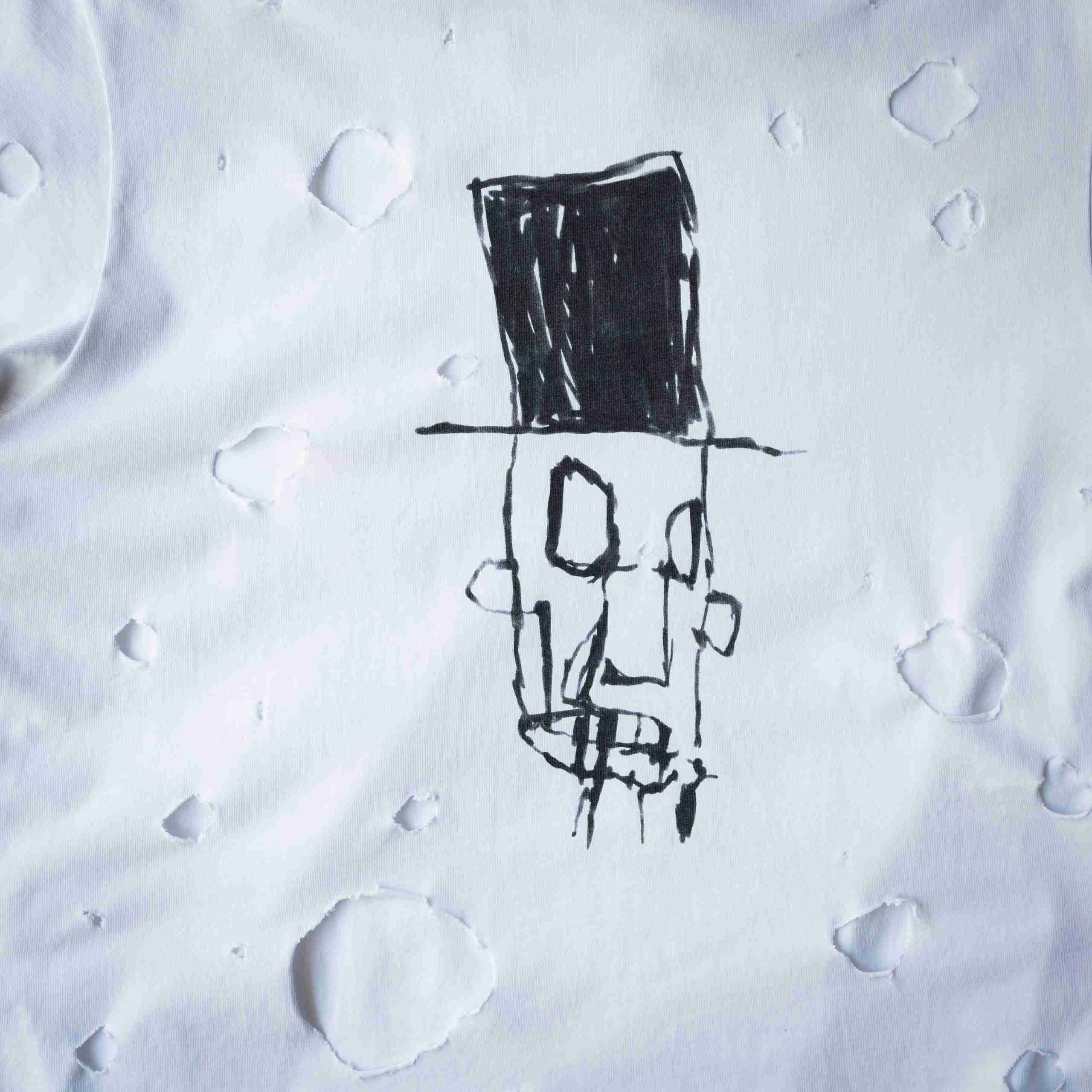 L'UOMO CON IL CAPPELLO